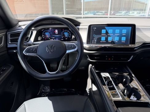 Used 2024 Volkswagen Atlas Cross Sport SE w/ Panoramic Sunroof Package AWD/4WD image 16