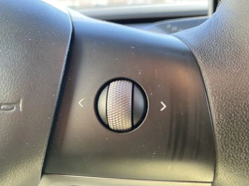 Used 2023 Tesla Model 3 Standard Range image 16