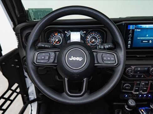 Used 2026 Jeep Wrangler Unlimited Sport image 35