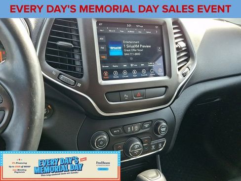 Used 2020 Jeep Cherokee Trailhawk w/ Cold Weather Group AWD/4WD image 23