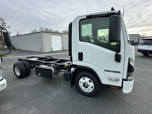 New 2027 Isuzu NPR RWD image 4