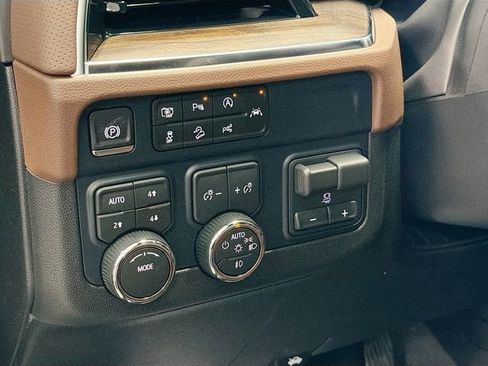 New 2026 Chevrolet Suburban High Country w/ Sun And Tow Package image 10