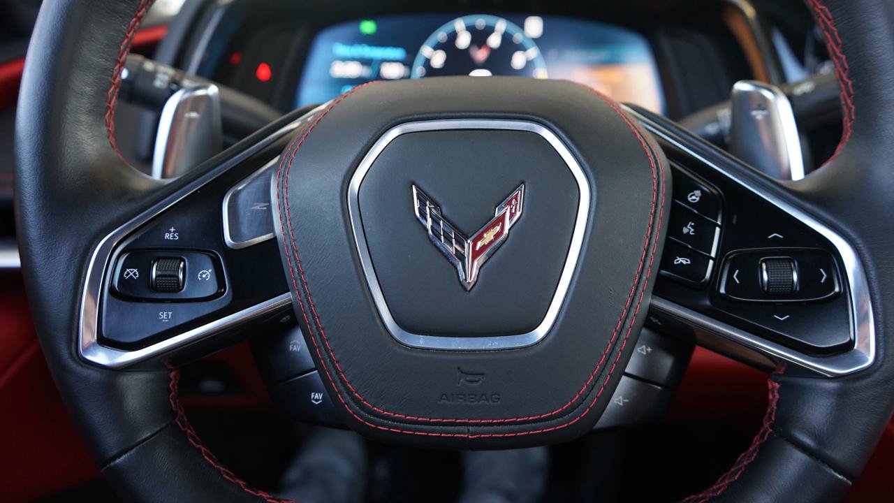 Used 2021 Chevrolet Corvette Stingray Premium Conv w/ Z51 Performance Package RWD image 18