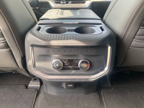 Certified 2025 Ford Expedition Active AWD/4WD image 32