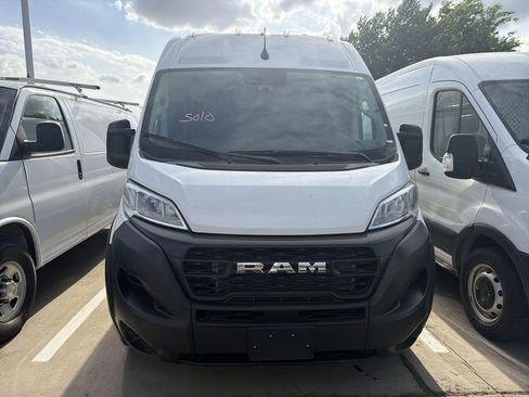 Used 2023 RAM ProMaster 2500 FWD image 2