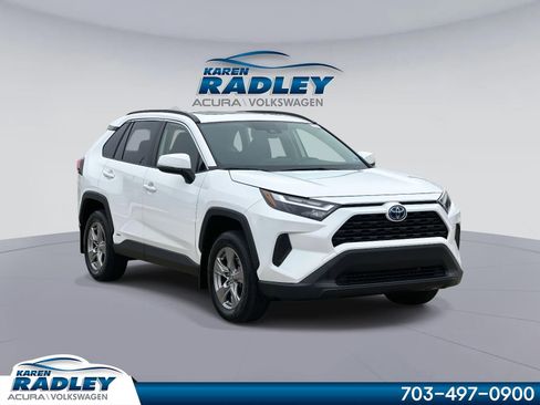 Used 2024 Toyota RAV4 XLE w/ Convenience Package image 1