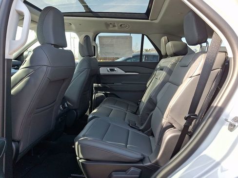 New 2026 Ford Explorer Active w/ Active Comfort Package image 6