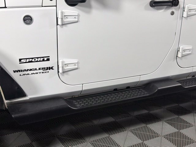 Used 2018 Jeep Wrangler Unlimited Sport w/ Connectivity Group AWD/4WD image 11
