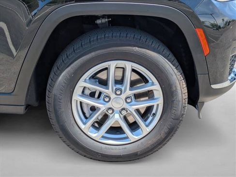Used 2025 Jeep Grand Cherokee L Laredo RWD image 24