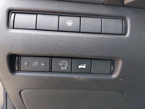 Used 2024 Nissan Rogue SV FWD image 26