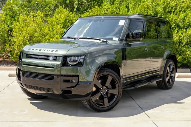 New 2026 Land Rover Defender 110 X-Dynamic SE AWD/4WD image 2