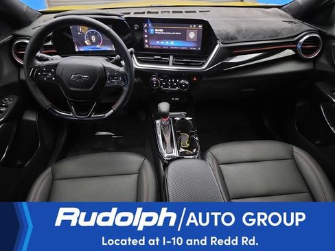Used 2025 Chevrolet Trax RS w/ Sunroof Package FWD image 13