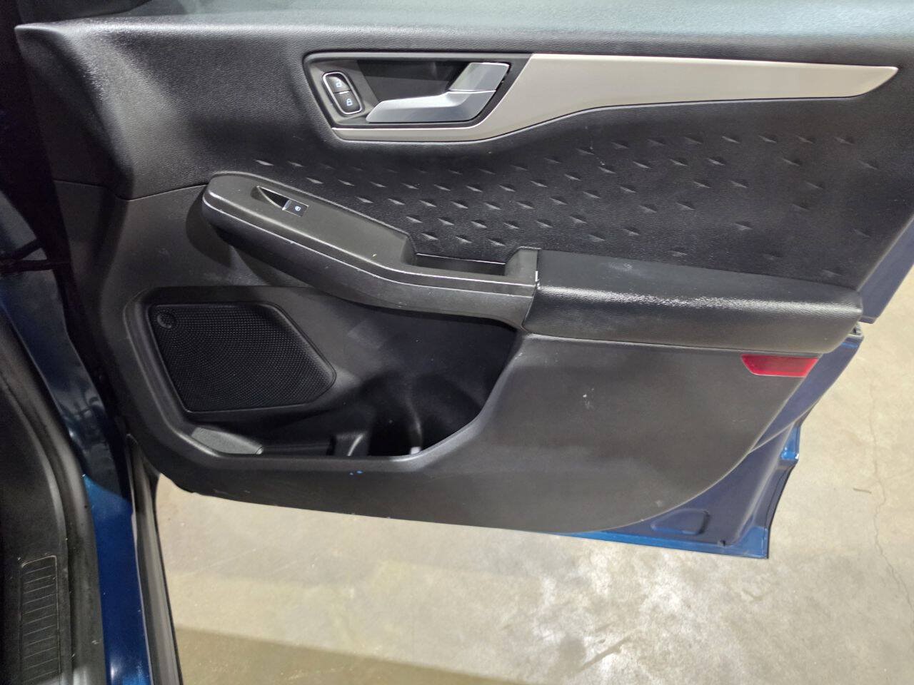 Used 2020 Ford Escape SEL FWD image 31