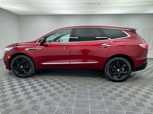 Used 2024 Buick Enclave Essence w/ Experience Buick Package FWD image 10