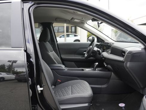 Used 2025 Nissan Kicks SV FWD image 22