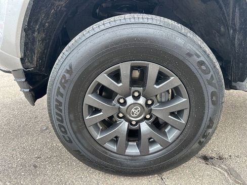 Used 2023 Toyota Tacoma SR5 AWD/4WD image 35