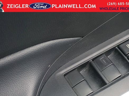 Used 2022 Toyota RAV4 LE image 28