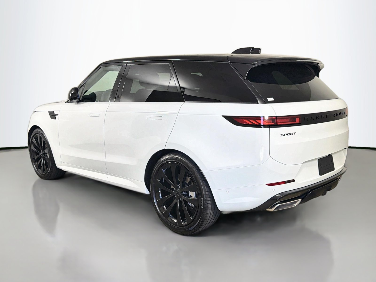 New 2026 Land Rover Range Rover Sport Dynamic SE AWD/4WD image 3