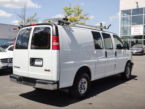 Used 2022 GMC Savana 2500 w/ Chrome Appearance Package RWD image 12