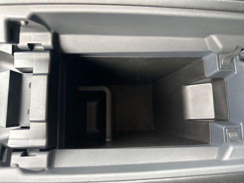 Used 2025 Nissan Rogue SV image 27