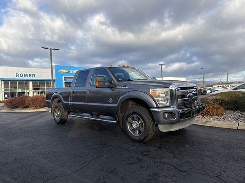 Used 2011 Ford F350 Lariat w/ Lariat Interior Pkg image 3