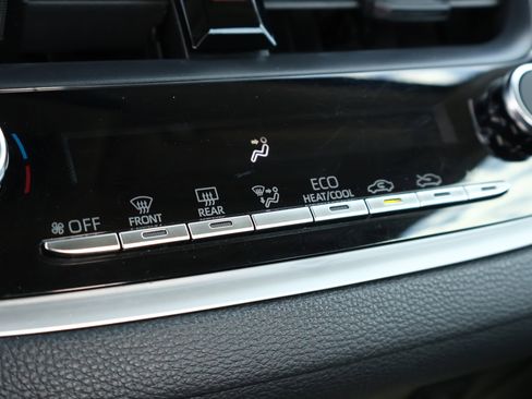 Used 2024 Toyota Corolla LE FWD image 17