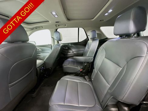 Used 2021 Chevrolet Traverse LT w/ LT Premium Package AWD/4WD image 23