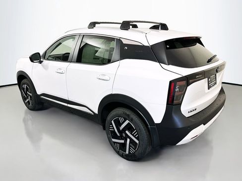 New 2026 Nissan Kicks SV w/ Cold Weather Package FWD image 5