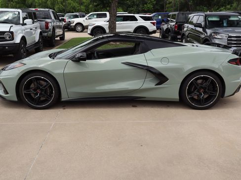 Used 2024 Chevrolet Corvette Stingray Premium Conv w/ Z51 Performance Package RWD image 7