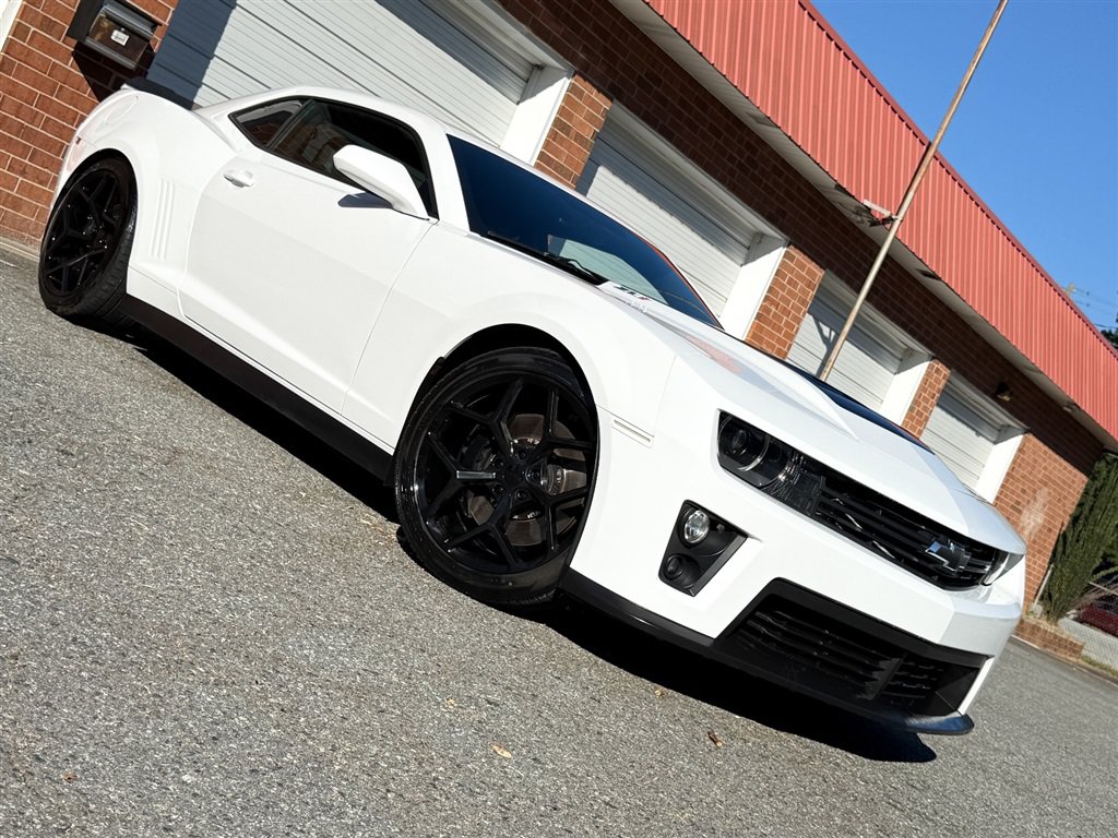 Used 2015 Chevrolet Camaro ZL1 RWD image 24