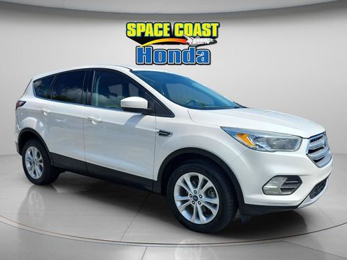 Used 2017 Ford Escape SE image 12