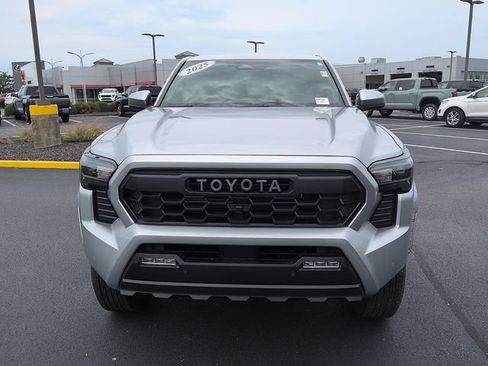 Used 2025 Toyota Tacoma SR5 AWD/4WD image 2