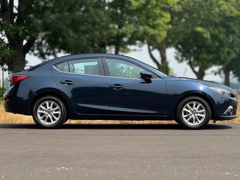 Used 2016 MAZDA MAZDA3 i Touring FWD image 8