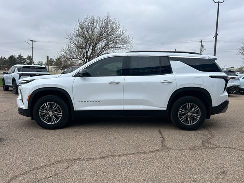 Certified 2025 Chevrolet Traverse LT image 6