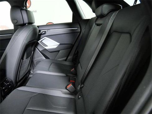 Certified 2024 Audi Q3 2.0T Premium Plus image 15