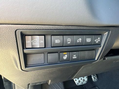 New 2025 Toyota Tundra Platinum w/ TRD Off-Road Package image 15