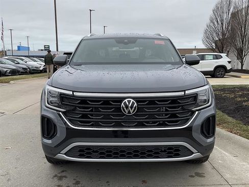 New 2026 Volkswagen Atlas Cross Sport SE image 2