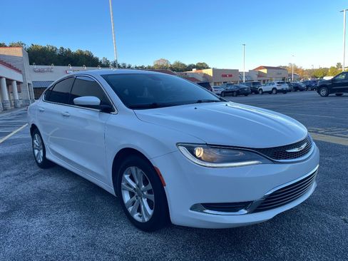 Used 2016 Chrysler 200 Limited image 6