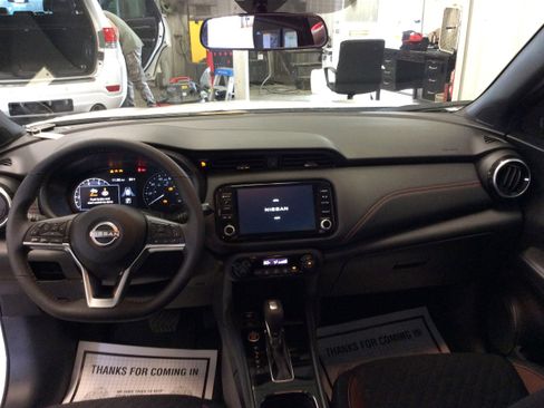 Used 2024 Nissan Kicks SR image 14