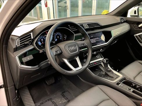 Certified 2025 Audi Q3 2.0T Premium w/ Convenience Package AWD/4WD image 18
