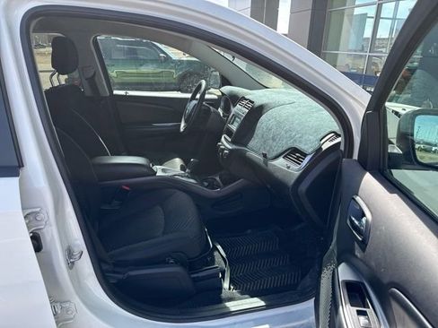 Used 2014 Dodge Journey SXT w/ Flexible Seating Group image 9