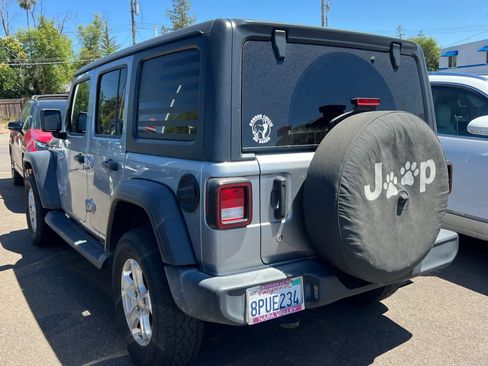 Used 2019 Jeep Wrangler Unlimited Sport S AWD/4WD image 6