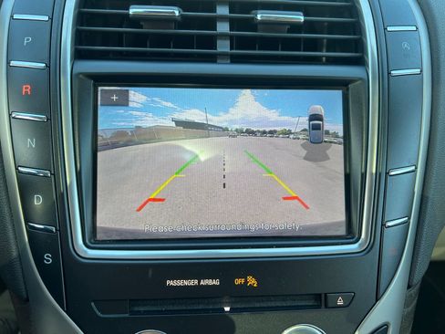 Used 2019 Lincoln Nautilus Select AWD/4WD image 16