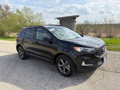 Certified 2023 Ford Edge SEL w/ Sport Appearance Package AWD/4WD image 2