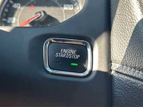 Used 2020 GMC Acadia SLT w/ Premium Package image 32