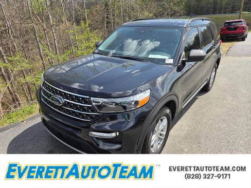 Used 2023 Ford Explorer XLT w/ Equipment Group 202A image 1