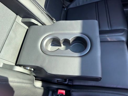 Used 2023 Porsche Cayenne image 33