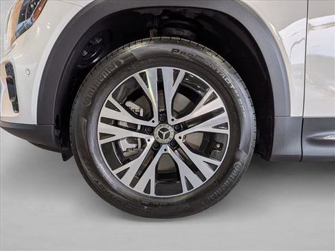 Certified 2025 Mercedes-Benz GLB 250 4MATIC image 24