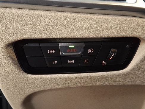 Used 2025 BMW 330i xDrive Sedan w/ Premium Package image 22