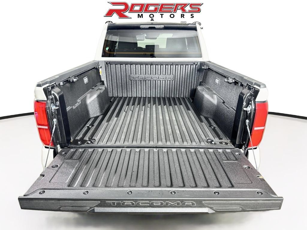 Used 2026 Toyota Tacoma SR5 AWD/4WD image 23